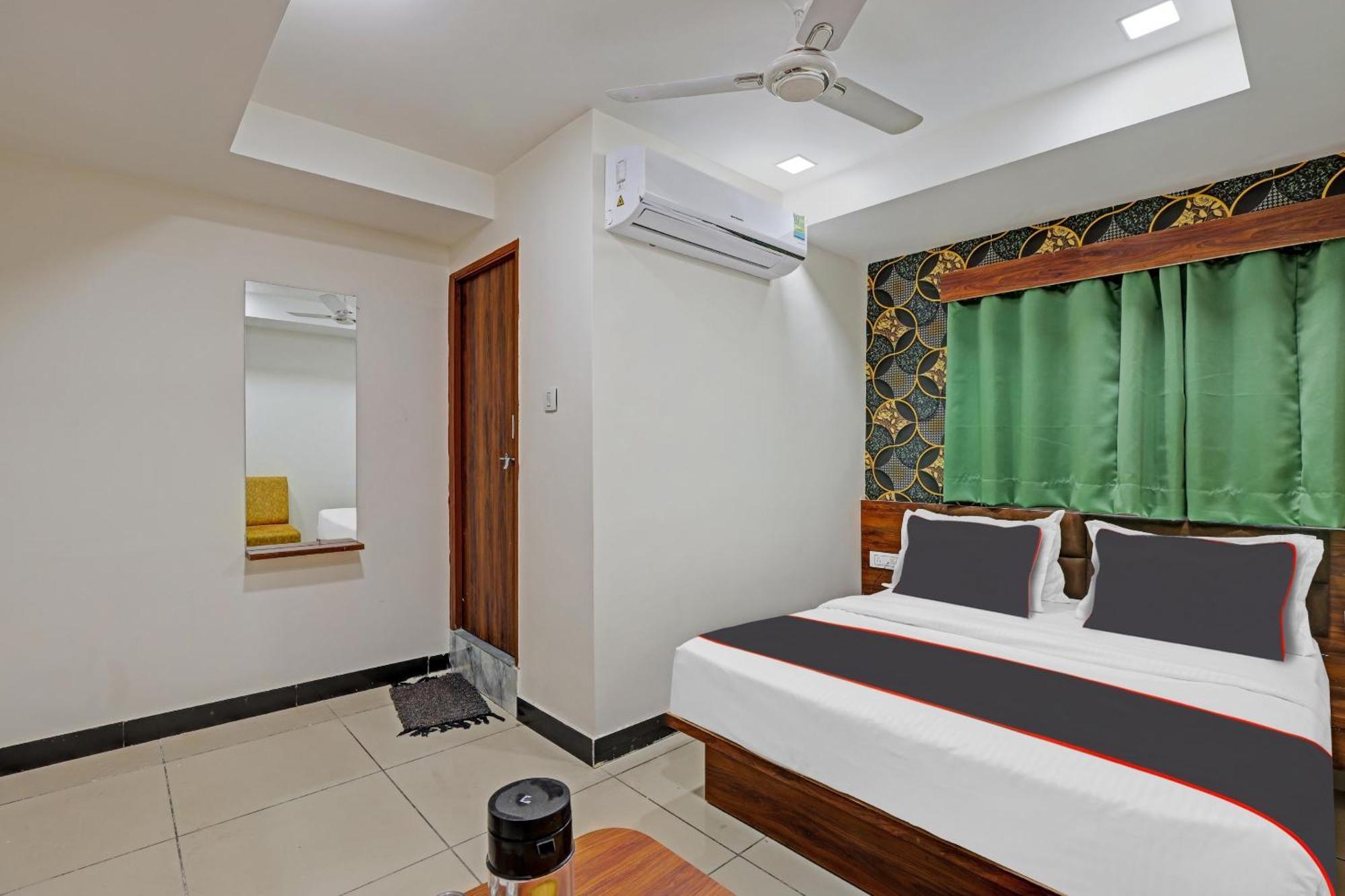 Capital O Bhavya Villa Ahmedabad Ngoại thất bức ảnh