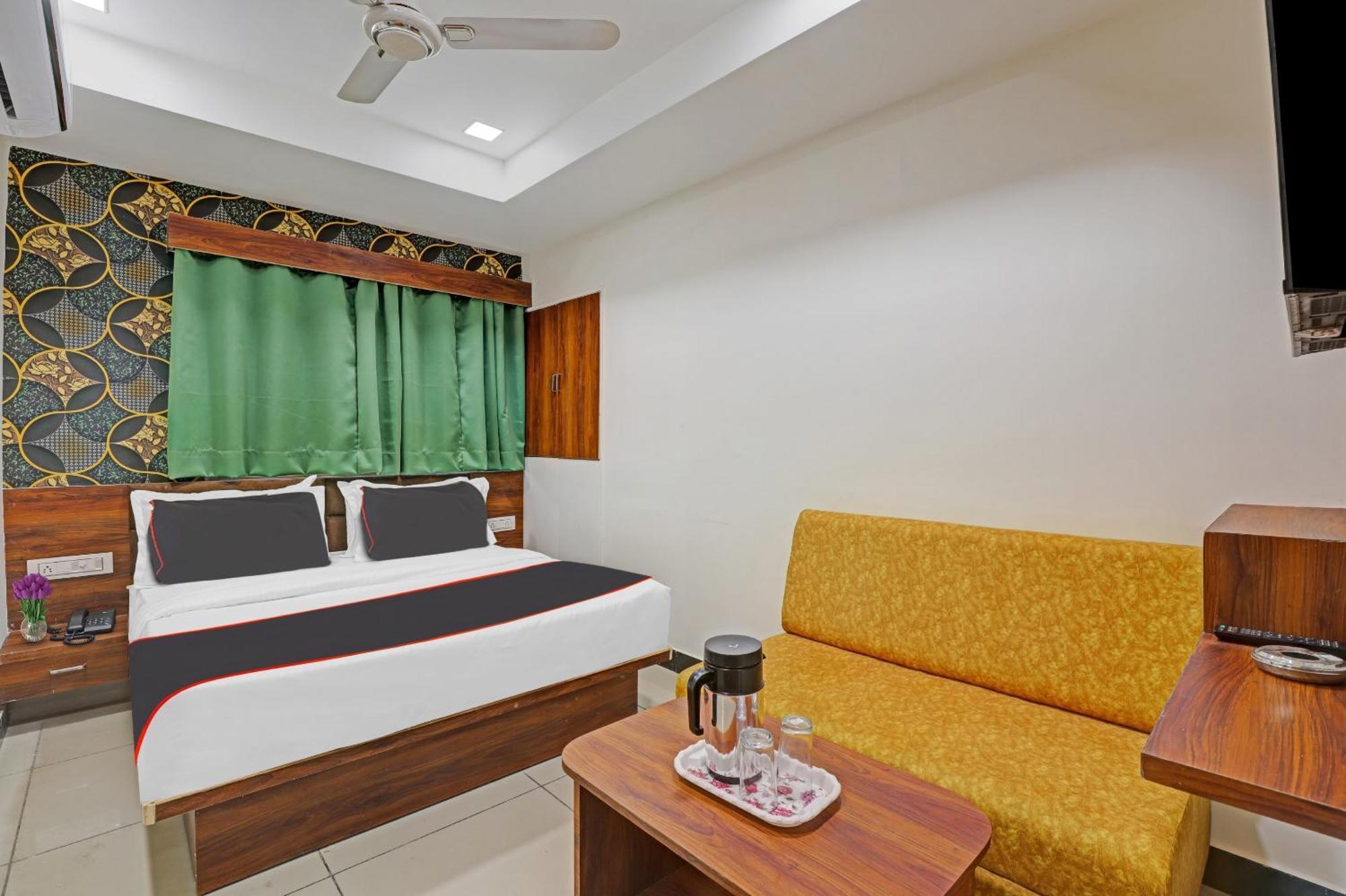 Capital O Bhavya Villa Ahmedabad Ngoại thất bức ảnh