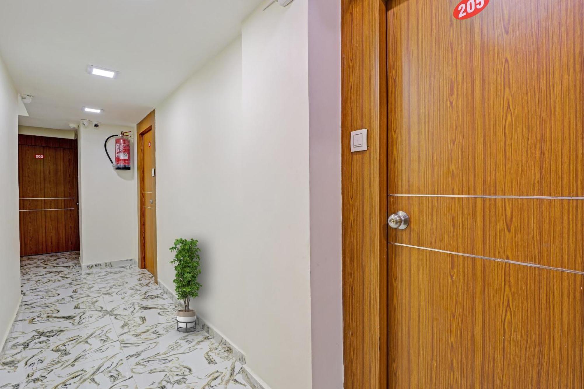 Capital O Bhavya Villa Ahmedabad Ngoại thất bức ảnh