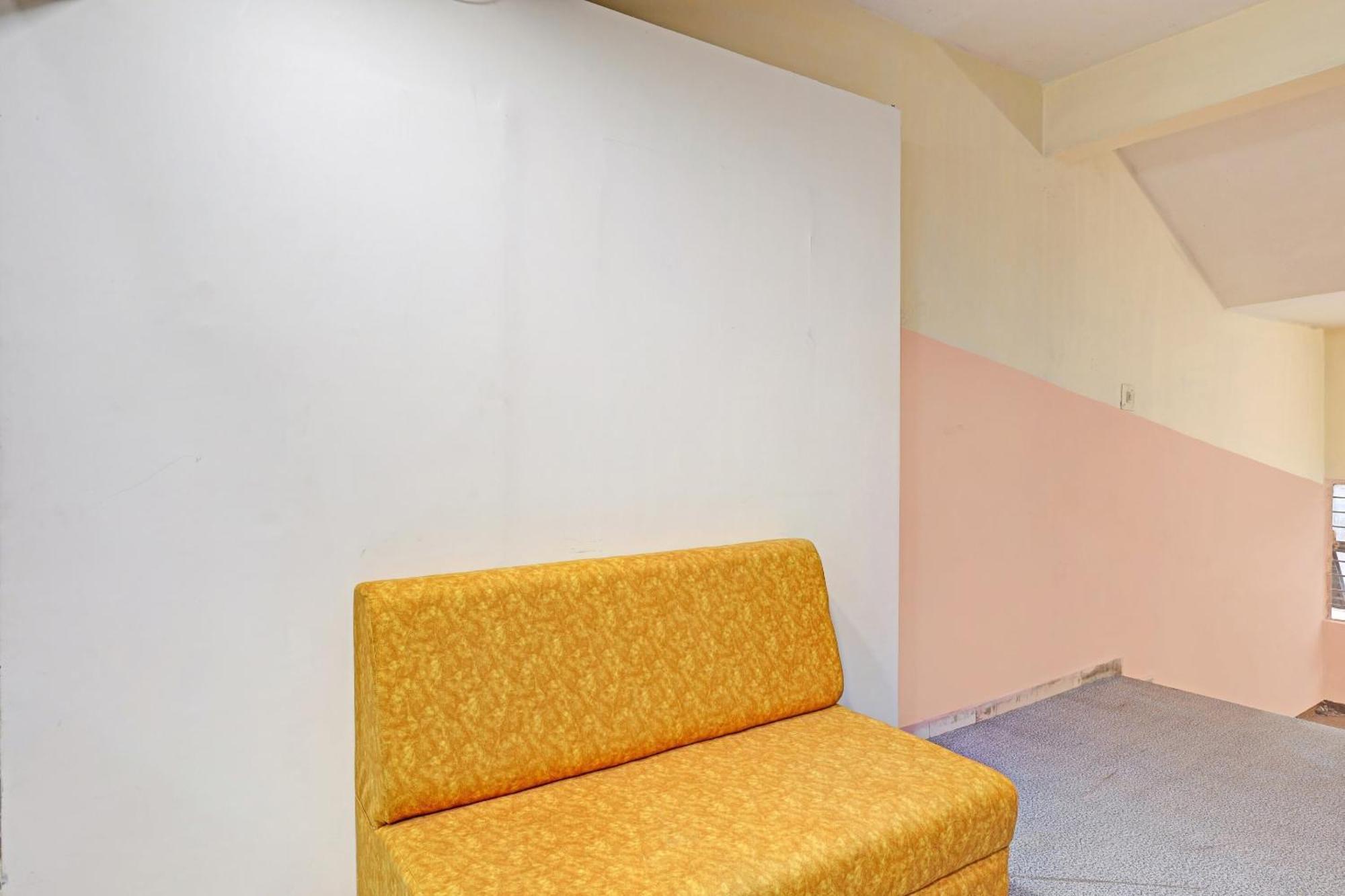 Capital O Bhavya Villa Ahmedabad Ngoại thất bức ảnh