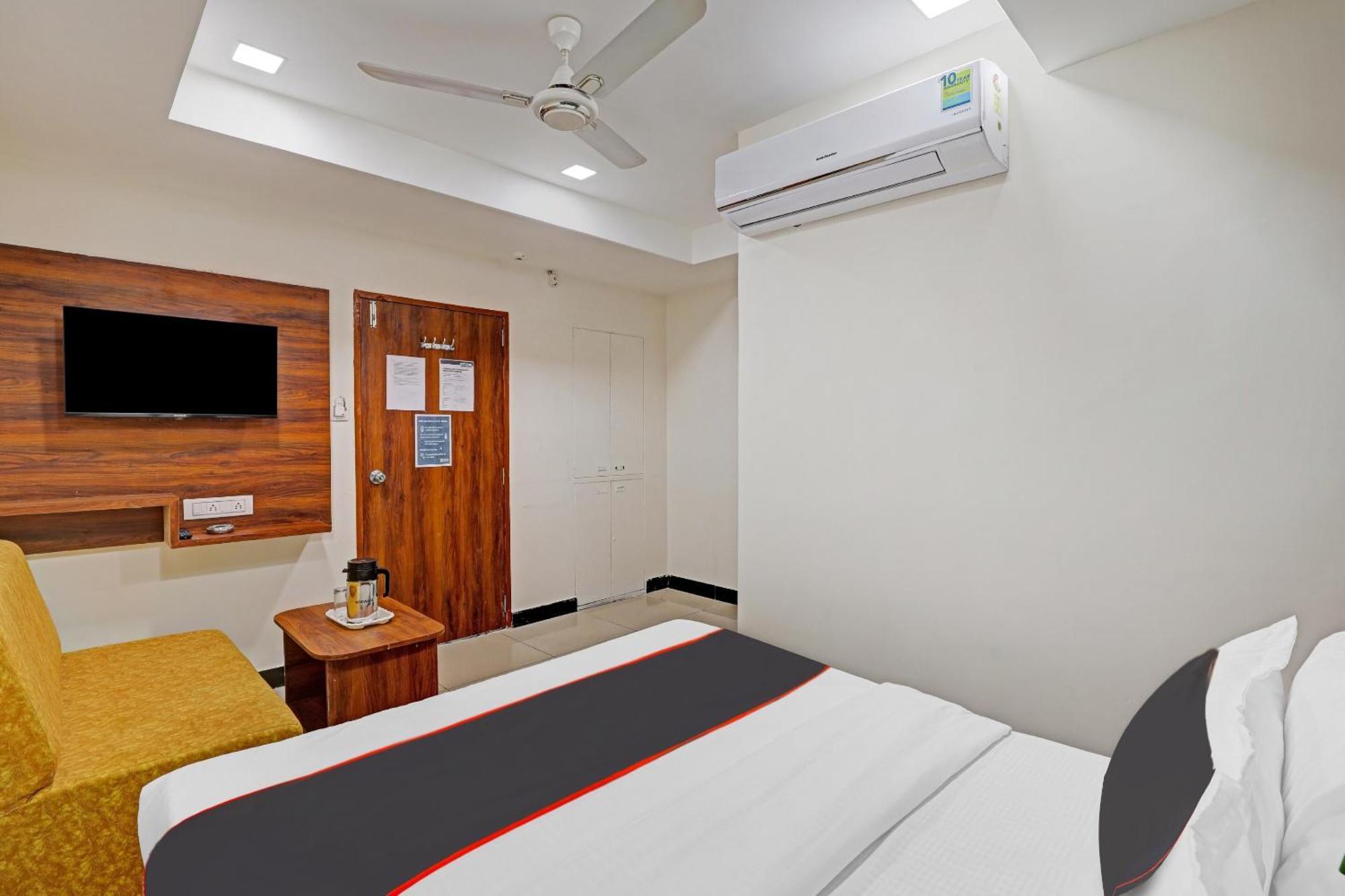 Capital O Bhavya Villa Ahmedabad Ngoại thất bức ảnh